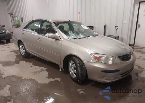 2004 Toyota Camry Le/Xle/Se z USA, uszkodzony, nr VIN 4T1BE32KX4U921730